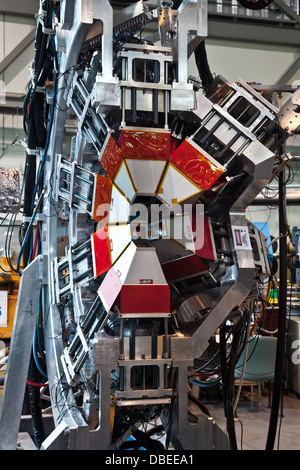 Assemblaggio di un rivelatore di particelle a TRIUMF laboratorio acceleratore Foto Stock