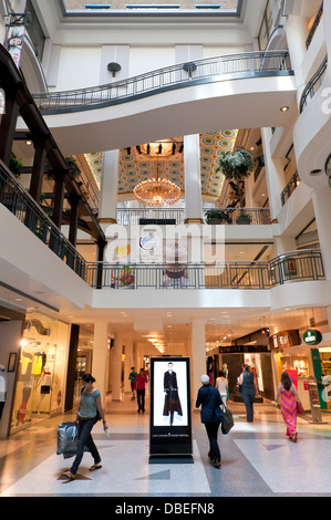 Cours Mont Royal shopping mall, Montreal, provincia del Québec in Canada. Foto Stock