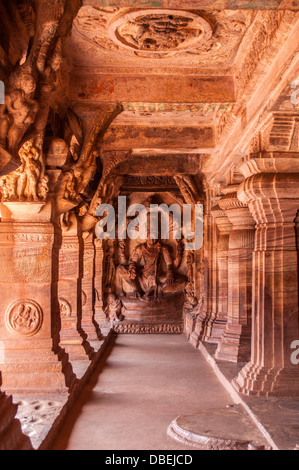 Tempio nella Grotta a Badami, Karnataka, India Foto Stock