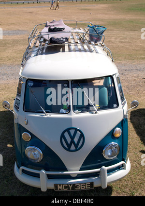 VW camper, Bude, Cornwall, Regno Unito 2013 Foto Stock