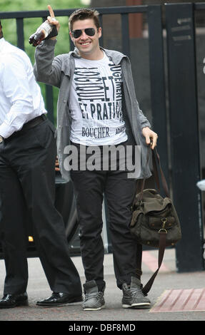 Joe McElderry al di fuori della ITV Studios di Londra - Inghilterra - 10.06.11 Foto Stock