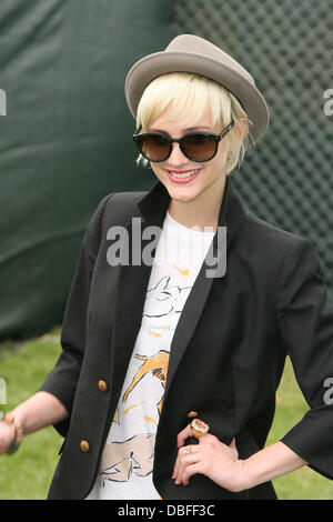 Ashlee Simpson ventiduesimo tempo annuale per gli eroi Celebrity Picnic sponsorizzato da Disney a vantaggio della Elizabeth Glaser pediatrico AIDS Foundation tenutosi presso il Teatro Wadsworth sulla Veteran Administration Prato di Los Angeles, California - 12.06.11 Foto Stock