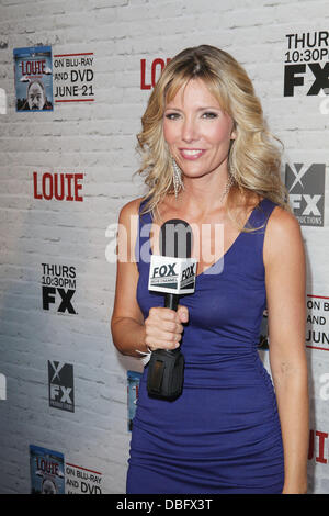 Tava Smiley, Fox Movie Channel Host reti FX con orgoglio presenta Louie stagione 2 premiere proiezione a Caroline su Broadway New York City, Stati Uniti d'America - 15.06.11 Foto Stock