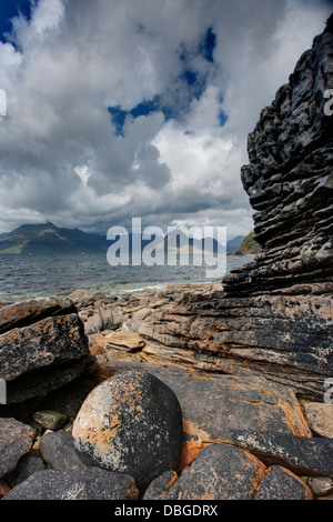 Cullins dalla spiaggia Elgol Isola di Skye, Ebridi Interne in Scozia, NEL REGNO UNITO LA006281 Foto Stock