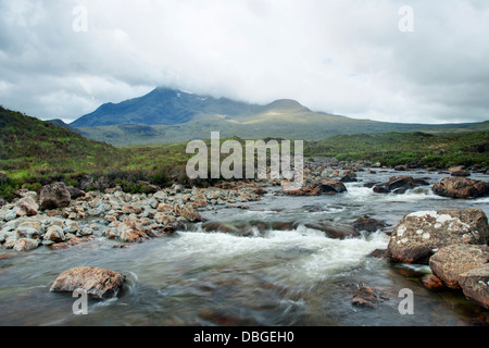 Cuillin mountain Sgurr nan Gillean da Glen Sligachan Isola di Skye, Ebridi Interne in Scozia, NEL REGNO UNITO LA006326 Foto Stock