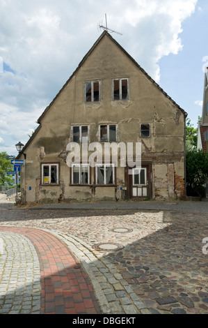 Casa abbandonati in Waren (Müritz), Mecklenburg, Germania. Foto Stock