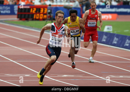 Graeme BALLARD GBR prima di finitura nella 100m uomini T36 - finale all'Anniversario Giochi nel Parco Olimpico, Stratford, Londra Foto Stock