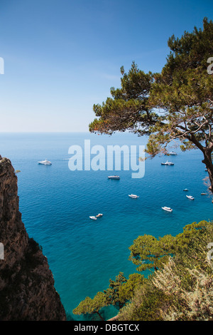 Si affaccia sul mar Tirreno dall'isola di Capri. Foto Stock