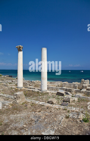 Colonne in rovina a Tharros Foto Stock