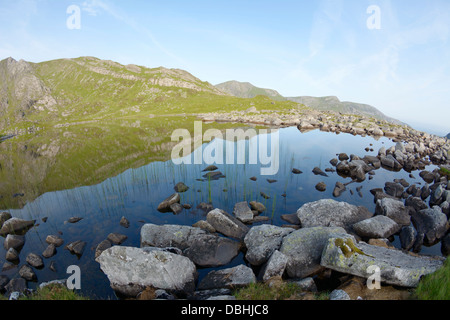 Llyn Bochlwyd nel Glyder mountain range in Snowdonia. Foto Stock