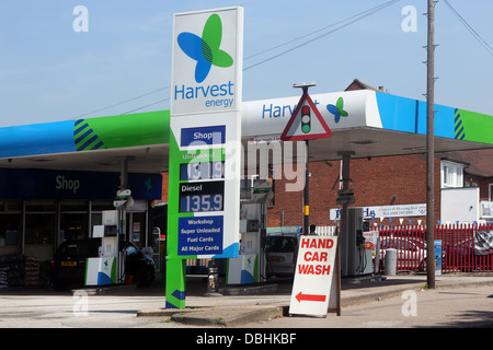 Energia di raccolto più grande del Regno Unito, olio indipendente dal fornitore e frullatore stazione di benzina Birmingham West Midlands England Foto Stock