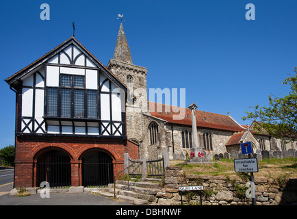 Il Municipio Vecchio e Santa Maria Vergine Chiesa, Brading, Isle of Wight, Hampshire, Inghilterra Foto Stock