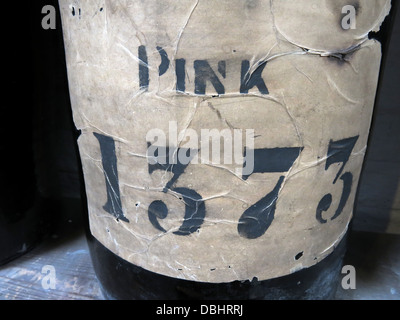 Una pentola unica di colore da Longton Stoke-On-Trent Gran Bretagna mostra potteries heritage presso il Gladstone Pottery Museum Foto Stock