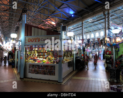 Puntini Candy stallo a Longton Mercato coperto Hall, Stoke on Trent, Staffordshire, England, Regno Unito Foto Stock