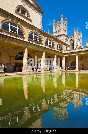 I bagni romani, la grande vasca da bagno, solo le sorgenti calde nel Regno Unito, Bath city centre north east Somerset England Regno Unito GB EU Europe Foto Stock