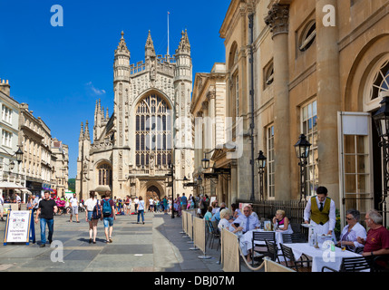 Bath Somerset Bath Pump Room Restaurant e Bath Abbey Churchyard Bath Somerset Inghilterra Regno Unito GB Europa Foto Stock