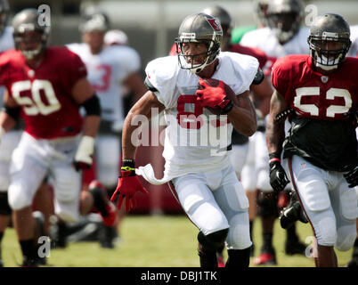 Tampa, Florida, Stati Uniti d'America. 31 Luglio, 2013. Sarà VRAGOVIC | Orari .Vincent Jackson (83) sull'esecuzione durante il Tampa Bay Buccaneers training camp a uno Buc luogo mercoledì 31 luglio, 2013. Credito: Sarà Vragovic/Tampa Bay volte/ZUMAPRESS.com/Alamy Live News Foto Stock