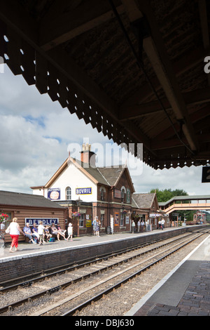 Passeggeri a Bewdley stazione sul Severn Valley Railway, Bewdley, Worcestershire, England, Regno Unito Foto Stock