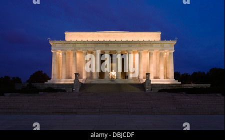 Il Lincoln Memorial con la statua del presidente Abraham Lincoln a Washington DC, USA, 10 marzo 2010. (Adrien Veczan) Foto Stock