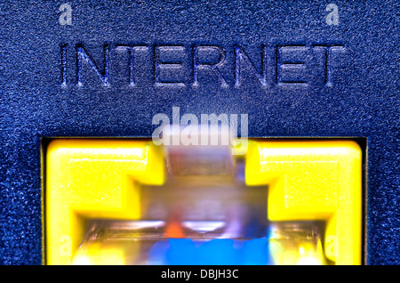 Presa per connessione Internet, macro di internet e cavo ethernet Foto Stock