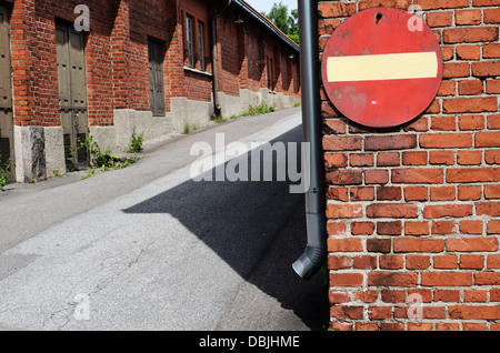 Nessuna voce cartello stradale su un muro di mattoni Foto Stock