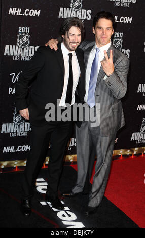 Jason Reitman e Luc Robitaille NHL Awards 2011 al Palms Casino Resort - arrivi a Las Vegas, Nevada - 22.06.11 Foto Stock