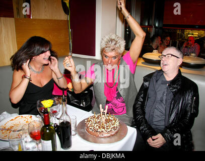 Miranda Davis, Steve strano e Holly Johnson celebrità frequentare la cinquantaduesima festa di compleanno a mare Moto su Kings Road Londra Inghilterra - 22.06.11 Foto Stock