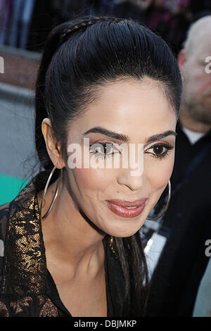 Mallika Sherawat 'Double Damhaal' premiere arrivo in città d'argento durante IIFA 2011 Toronto. Brampton, Ontario, Canada - 23.6.11 Foto Stock