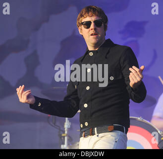 Ricky Wilson di Kaiser Chiefs 2011 Glastonbury Festival musicali tenuti presso l'azienda agricola degna in Pilton - Giorno 3 - Prestazioni Somerset, Inghilterra - 26.06.11 Foto Stock