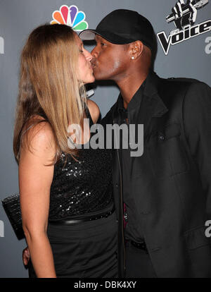 Javier Colon e moglie 'Voce' Live Finale Wrap Party a Avalon - Gli arrivi di Hollywood, in California - 29.06.11 Foto Stock