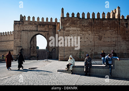 Il gateway nella medina di Fez. Fez el Bali, città imperiale, Marocco Foto Stock