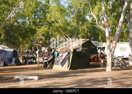 Campeggio e tende Nitmiluk, vicino a katherine, territorio settentrionale, Australia Foto Stock