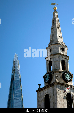 Guglia di San Giorgio Martire, Borough, Londra e la Shard Foto Stock