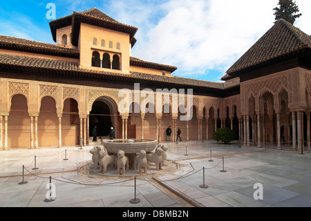 I Lions cortile, l'Alhambra di Granada, regione dell'Andalusia, Spagna, Europa Foto Stock