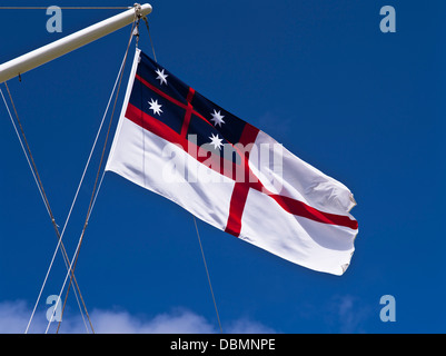 Dh Waitangi Treaty Grounds Baia delle Isole Nuova Zelanda Nuova Zealands prima bandiera del Regno tribù Foto Stock