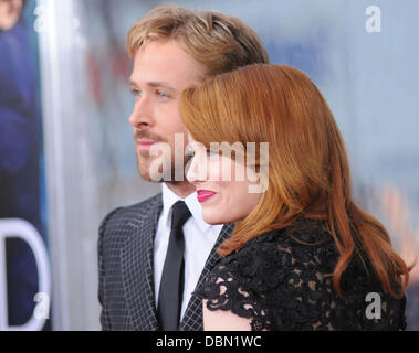 La pietra della Emma e Ryan Gosling premiere mondiale di "Crazy, stupido, amore" tenutasi presso il Teatro Ziegfeld - Arrivi New York City, Stati Uniti d'America - 19.07.11 Foto Stock