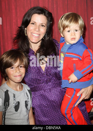 Gli ospiti di Los Angeles prima di 'completamente carica" presentato da Ringling Bros e Barnum & Bailey presso lo Staples Center di Los Angeles, California - 21.07.11 Foto Stock