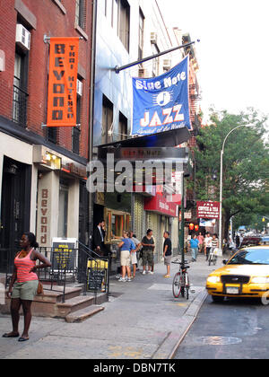 Atmosfera il Blue Note Jazz Club di New York City dove Mitch Winehouse era dovuta per eseguire la sera tardi. Il cantante ha cancellato il suo show e restituito immediatamente al Regno Unito al momento della ricezione di notizie che sua figlia Amy Winehouse era morto nella sua casa di Foto Stock