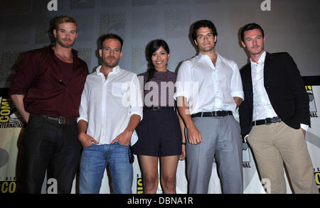 Kellan Lutz + Stephen Dorff + Freida Pinto + Henry Cavill+ Luke Evans presso la "Immortali" il pannello in corrispondenza del centro congressi Comic-Con 2011 - celebrità presso il Centro Congressi di San Diego, California - 23.07.11 Foto Stock