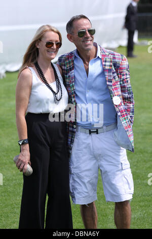 Gli ospiti Cartier International Polo giorno tenutasi a Guards Polo Club Windsor, Inghilterra - 24.07.11 Foto Stock