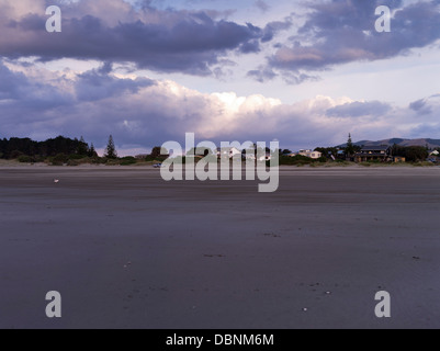 Dh Ninety Mile Beach AHIPARA NUOVA ZELANDA città mare case vacanze appartamento spiaggia sabbiosa Foto Stock
