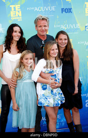 Gordon Ramsey, moglie Tana Ramsay e bambini Matilda Ramsay, Holly Ramsay e Megan Ramsay 2011 Teen Choice Awards tenutosi al Gibson Anfiteatro - Arrivi CITTÀ UNIVERSALE, California - 07.08.11 Foto Stock