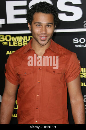 Corbin Bleu di Los Angeles prima di '30 minuti o meno" tenutasi presso Grauman's Chinese Theatre Hollywood, California - 08.08.11 Foto Stock