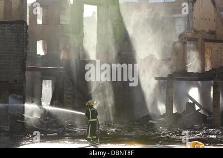 File foto Gordon Thompson, l uomo che ha ammesso di dare alle fiamme la Reeves family-run furniture store a Croydon, Londra del sud durante le sommosse a Londra il 8 agosto (11), sarà condannato il mercoledì (11Apr12). La corte ha sentito che Thompson rioted in stre Foto Stock