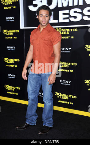 Corbin Bleu di Los Angeles prima di '30 minuti o meno" tenutasi presso Grauman's Chinese Theatre Hollywood, California - 08.08.11 Foto Stock