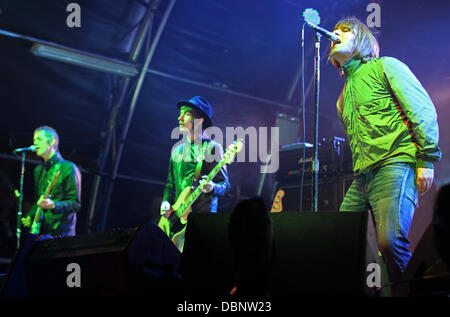 Beady Eye eseguire live at Somerset House, Londra, UK, 12 Luglio 2011 Foto Stock