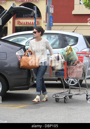 Rachel Bilson a Gleson il mercato in Los Feliz Los Angeles, California - 31.07.11 Foto Stock