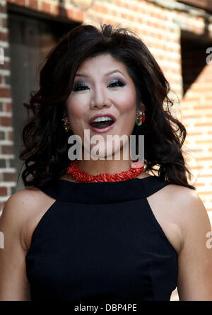 Julie Chen celebrità al di fuori del "Late Show con David Letterman' alla Ed Sullivan Theater di New York City, Stati Uniti d'America - 02.08.11 Foto Stock