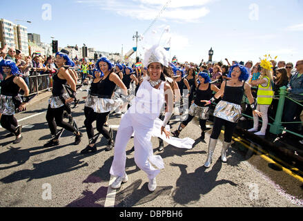 Atmosfera Brighton Gay Pride 2011 Brighton, Inghilterra - 13.08.11 Foto Stock