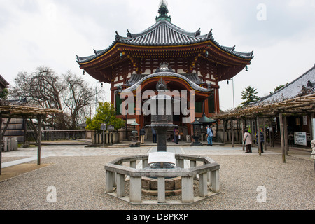 Nan'endo (Sud della Sala Ottagonale), Tempio Kofukuji, Sito Patrimonio Mondiale dell'UNESCO, Nara, Kansai, Giappone, Asia Foto Stock